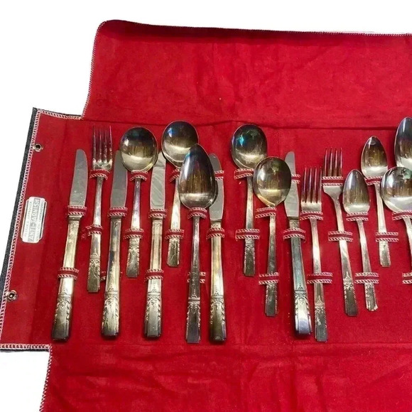WM Rogers AA Heavy Oneida Ltd Silverware Flatware 26pc Set Forks Spoons Knives - Picture 2 of 9
